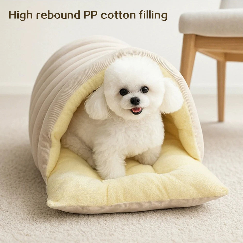 Chien bichon dans la grotte beige ouverte – rembourrage en coton PP haute résilience