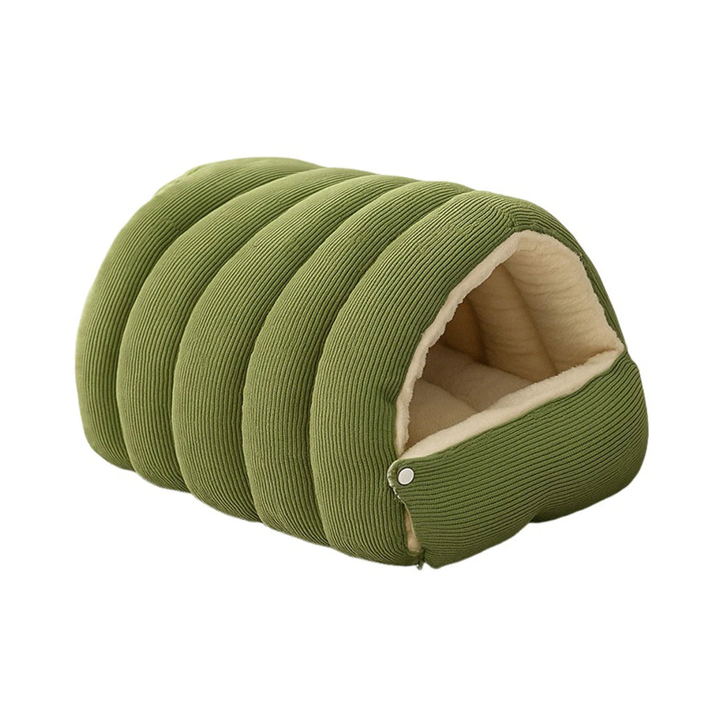Grotte pour chat et chien couleur verte – vue de face avec ouverture arrondie et intérieur en polaire beige