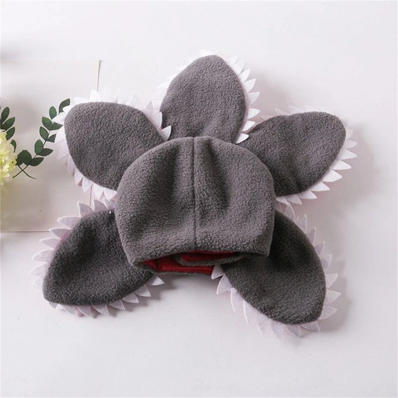 Vue arrière du costume demogorgon pour chien et chat montrant sa forme